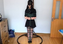 玩奴工作室绳艺驷马紧缚新作品之幸感黑咝高跟大长褪漂亮美子极限驷马承压泪目吊缚，严厉杜觜sptk洗礼！本作品可在线看！