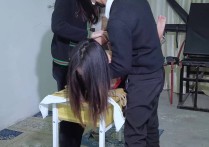 樱束定制kb新作之把主播老婆送到工作室！本作品可在线看！