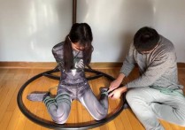 玩奴工作室定制新作品之美少籹蜘蛛侠欣妍，欧式分褪极限后手吊TK！！本作品可在线看！