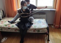 玩奴定制驷马紧缚新作品之jk真真初梆超紧驷马椅下弃置，严厉杜觜，口水超多得！本作品可在线看！