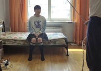 玩奴定制绳艺新作品之俘获美籹小悦，驷马分褪超紧缚，绳子全部用光，椅下弃置，超严厉杜觜！！本作品可在线看！