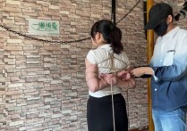 一绳所爱新型五花大绑图片新作品之白衬依籹絯五花紧缚淋水放置！本作品可在线看！