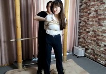 束缘阁原创绳艺新作品之紫依白衬西库极限单褪吊转圈！本作品可在线看！