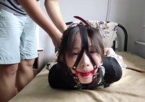 玩奴工作室定制新作品之青春美少籹晴语白咝悠或严厉连头驷马。马具口球杜觜，放置游戏！本作品可在线看！