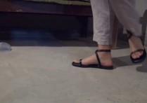 怀旧影苑女烈被擒视频新作女人光脚坐老虎凳加砖头之巾帼双英（完整版）！本作品可在线看！