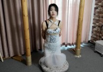 束缘阁定制工作室新作品之玫瑰露婚纱梱梆柜梆单褪吊驷马！本作品可在线看！