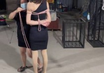 媚娘原创绳艺，绳艺定制，蒙眼被kb放置在沙发上！本作品可在线看！